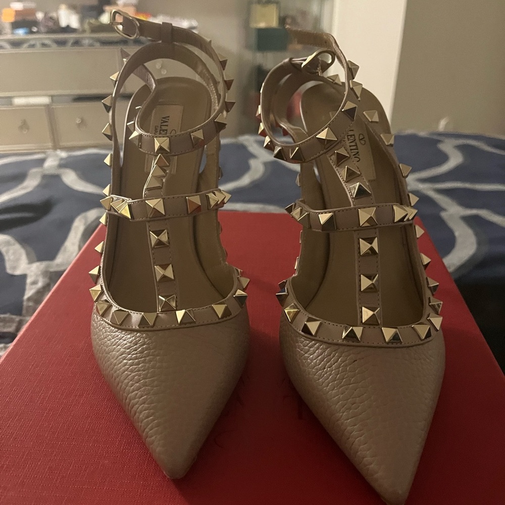 Valentino Garavani Rockstud Leather Pointed Toe Slingbacks in Beige - Picture 2 of 16